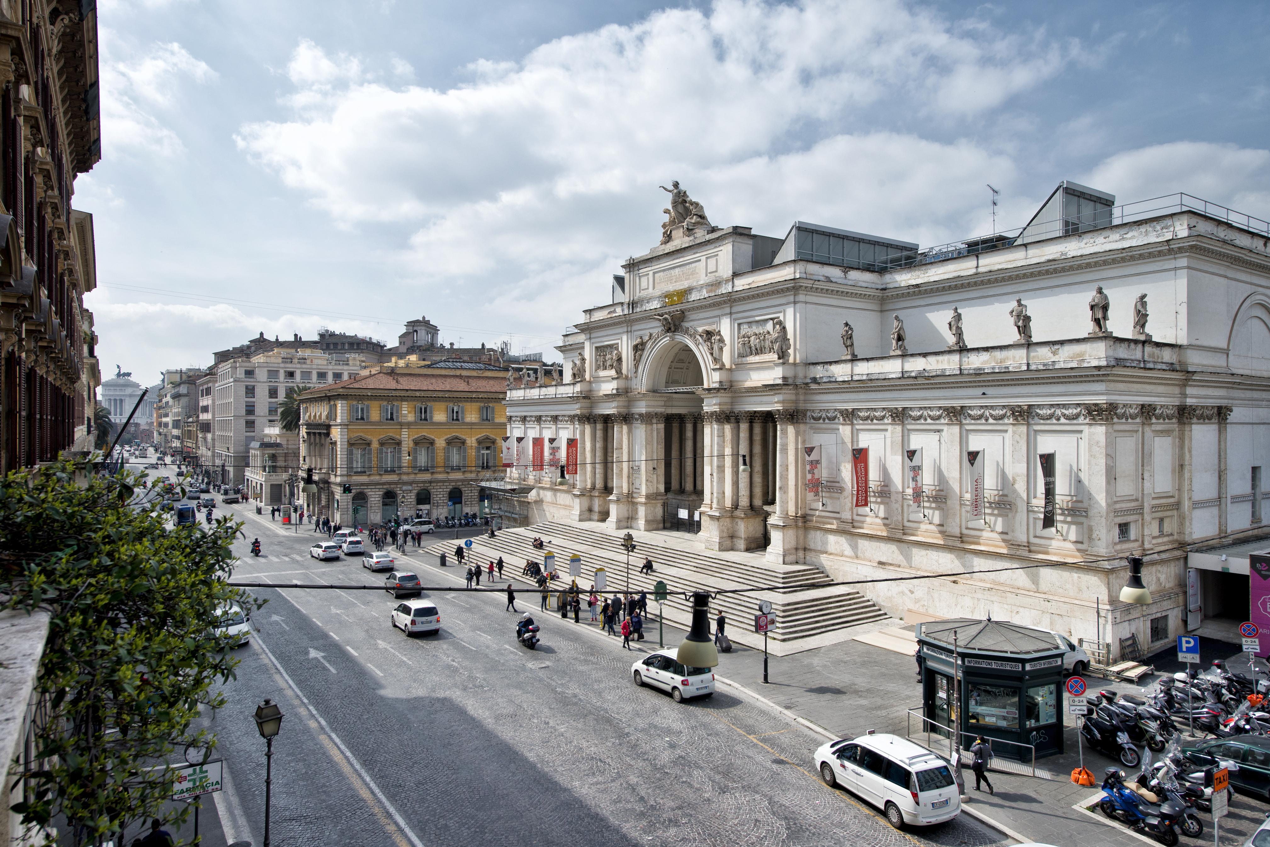 Hotel Giolli Nazionale Rzym Zewnętrze zdjęcie