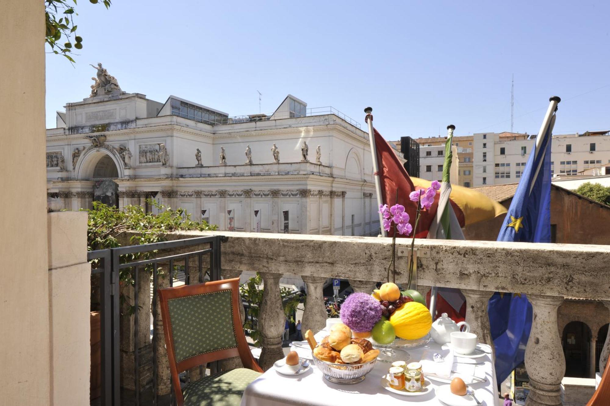 Hotel Giolli Nazionale Rzym Zewnętrze zdjęcie